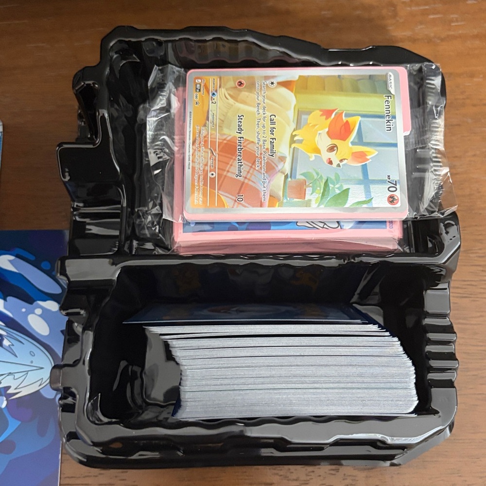 Chaos Rising ETB - Open - Picture 3 of 7